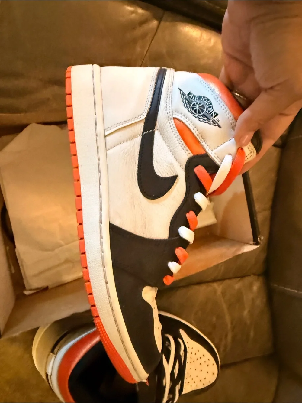 Jordan Air Jordan 1 Retro High OG White Black Red Box Tag